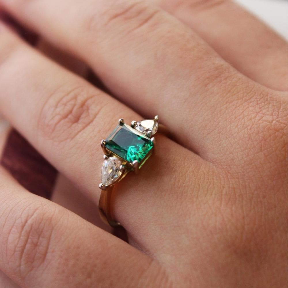 Emerald Celebrity Rings Replicas Emerald Inspiration Ring