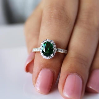 Tru Emerald Cincature Ring